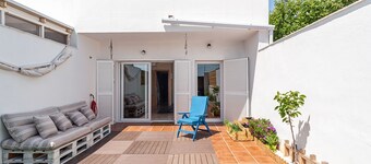 Family-Friendly Home Casa Noah Close to Beach with Pool, Terrace, Balcony & Wi-Fi