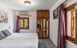 3 makuuhuonetta, silitysrauta/-lauta, ilmainen Wi-Fi, vuodevaatteet