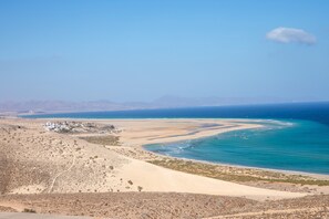 Beach nearby - Lovely Apartment Close to the Beach with Terrace, Garden & Wi-Fi (Costa Calmar, Fuerteventura)