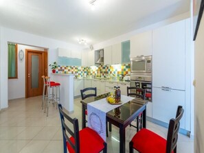 Apartment (Two-Bedroom Apartment with Terrace) | Private kitchen