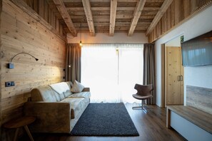 Fernseher, Tischtennisplatte