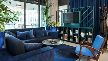 Coin salon dans le hall