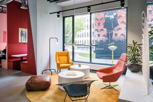 Sala de estar en el lobby