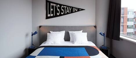 Chambre Double Deluxe | Literie de qualité supérieure, bureau, rideaux occultants