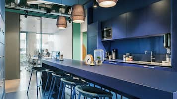 ماكينة لصنع الإسبريسو، ماكينة لصنع القهوة/الشاي، غلّاية كهربائية