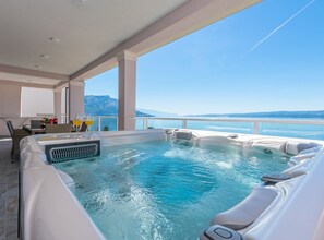 Căn hộ (Apartments Hope (Dugi Rat) - Three-Be) | Bồn tắm spa trong nhà