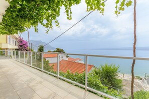 Apartment (Comfort 1 Bedroom Apt with Terrace) | Terrace/patio
