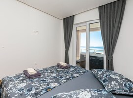 Apartamento (Apartments Hope (Dugi Rat) - Three-Be) | 9 dormitorios y cunas gratuitas