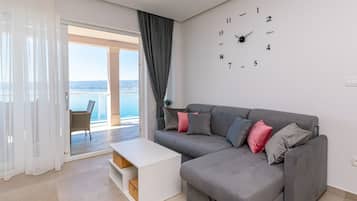 Apartment (Apartments Hope (Dugi Rat) - Three-Be) | Living room | TV