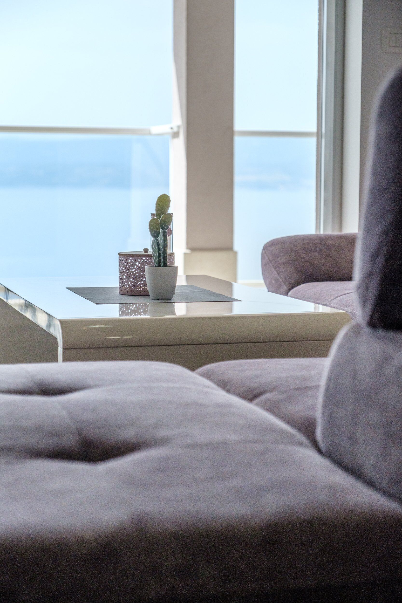 Apartment (Three-Bedroom Apartment with Jacuzzi) | Living room | TV