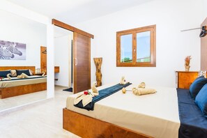 5 bedrooms, iron/ironing board, free WiFi, bed sheets