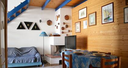 Apartment Directly on the Beach with Air Conditioning and Terrace