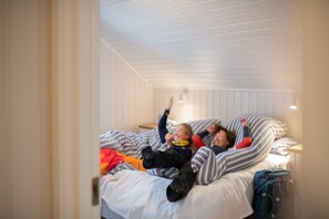 4 slaapkamers, een strijkplank/strijkijzer, wifi, beddengoed
