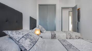 3 bedrooms, iron/ironing board, free WiFi, bed sheets