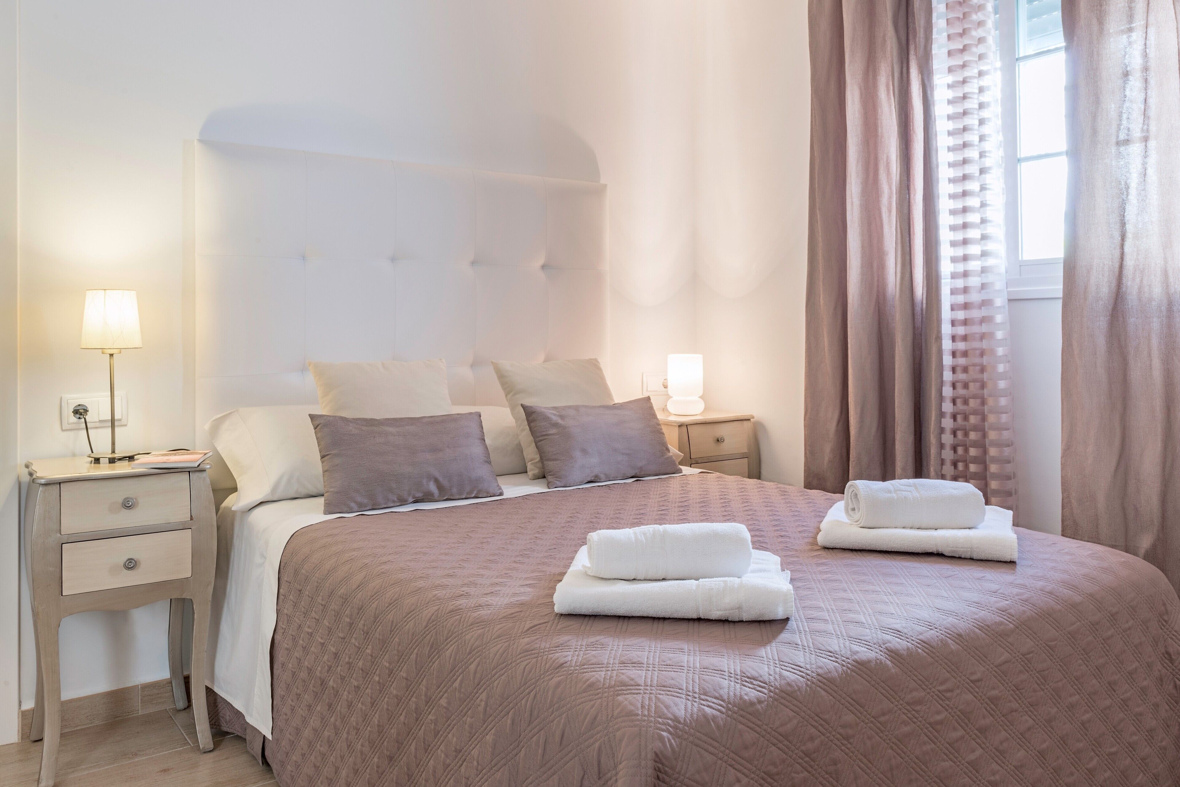 2 slaapkamers, een strijkplank/strijkijzer, gratis wifi, beddengoed