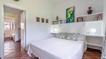 2 makuuhuonetta, silitysrauta/-lauta, ilmainen Wi-Fi, vuodevaatteet