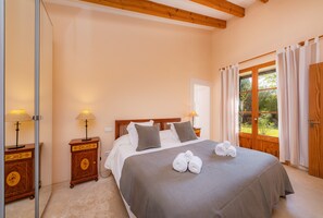 2 bedrooms, iron/ironing board, free WiFi, bed sheets - Beautiful Finca with Wi-Fi, Pool, Lawn, and Patio; Parking Available (Son Servera)