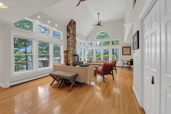 Smart TV, fireplace, books