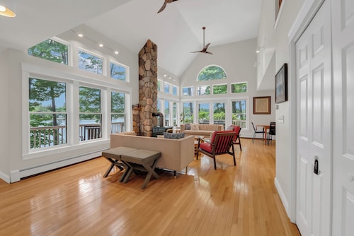 Sunny Waterfront Family Friendly Little Sebago Home 