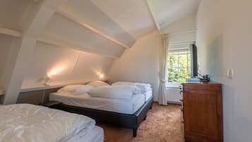 3 bedrooms, free WiFi, bed sheets