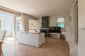 Televisión, chimenea