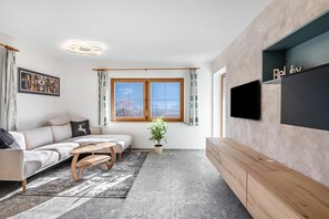 TV, ping pong - Cosy Apartment “ Pixnerhof Golden” on a farm with Wi-Fi & Mountain View (Kastelbell-Tschars)