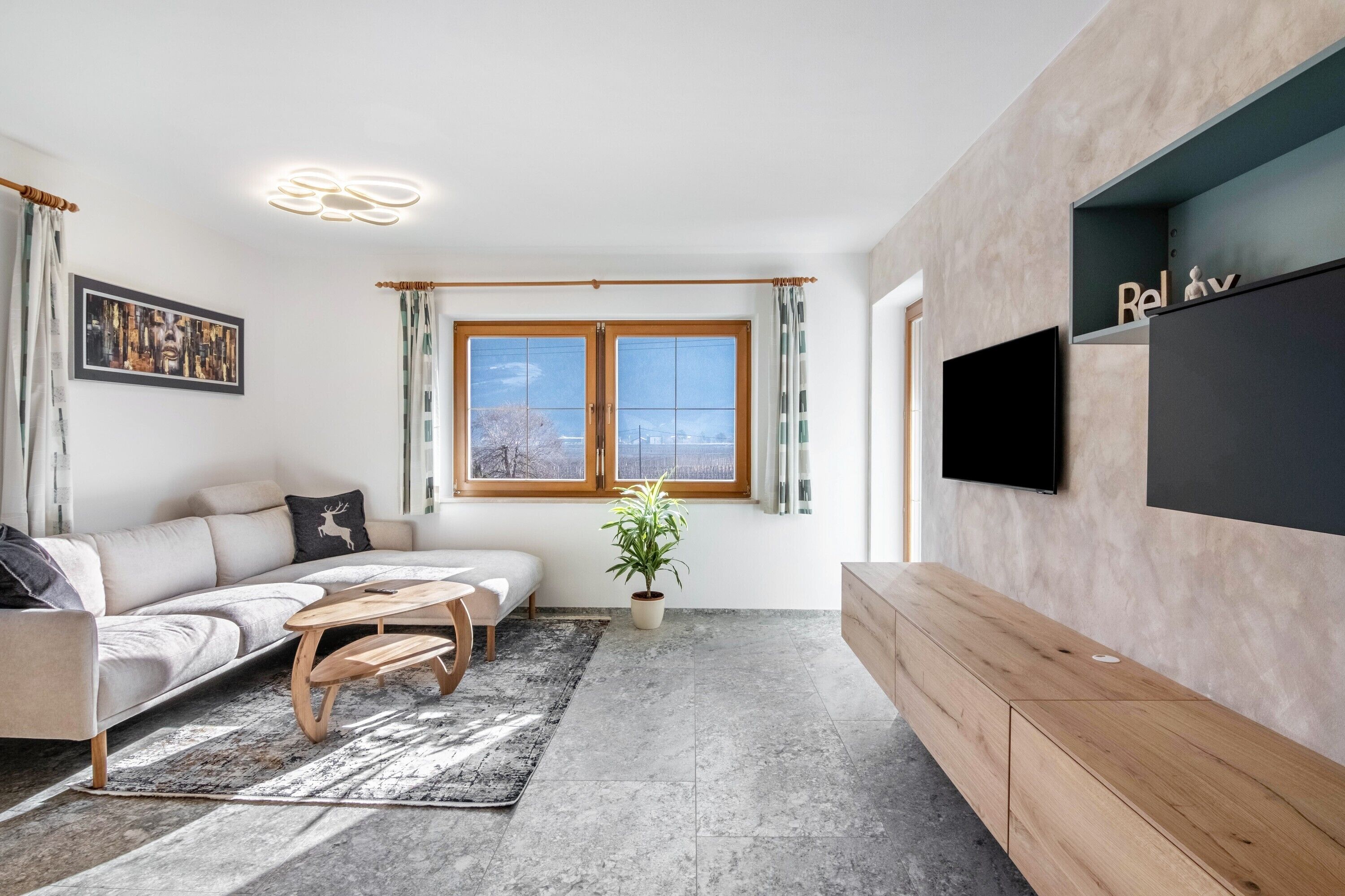 Télévision, table de tennis de table