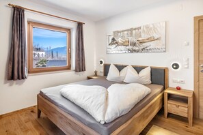 2 bedrooms, iron/ironing board, free WiFi, bed sheets - Cosy Apartment “ Pixnerhof Golden” on a farm with Wi-Fi & Mountain View (Kastelbell-Tschars)