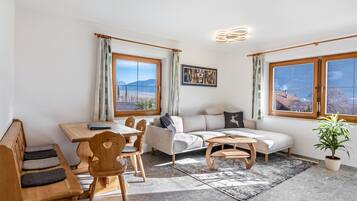 Fernseher, Tischtennisplatte