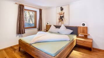 1 slaapkamer, een strijkplank/strijkijzer, gratis wifi, beddengoed