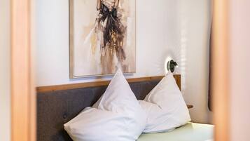 1 slaapkamer, een strijkplank/strijkijzer, gratis wifi, beddengoed