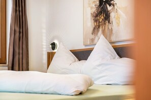 1 chambre, fer et planche à repasser, Wi-Fi gratuit, draps fournis