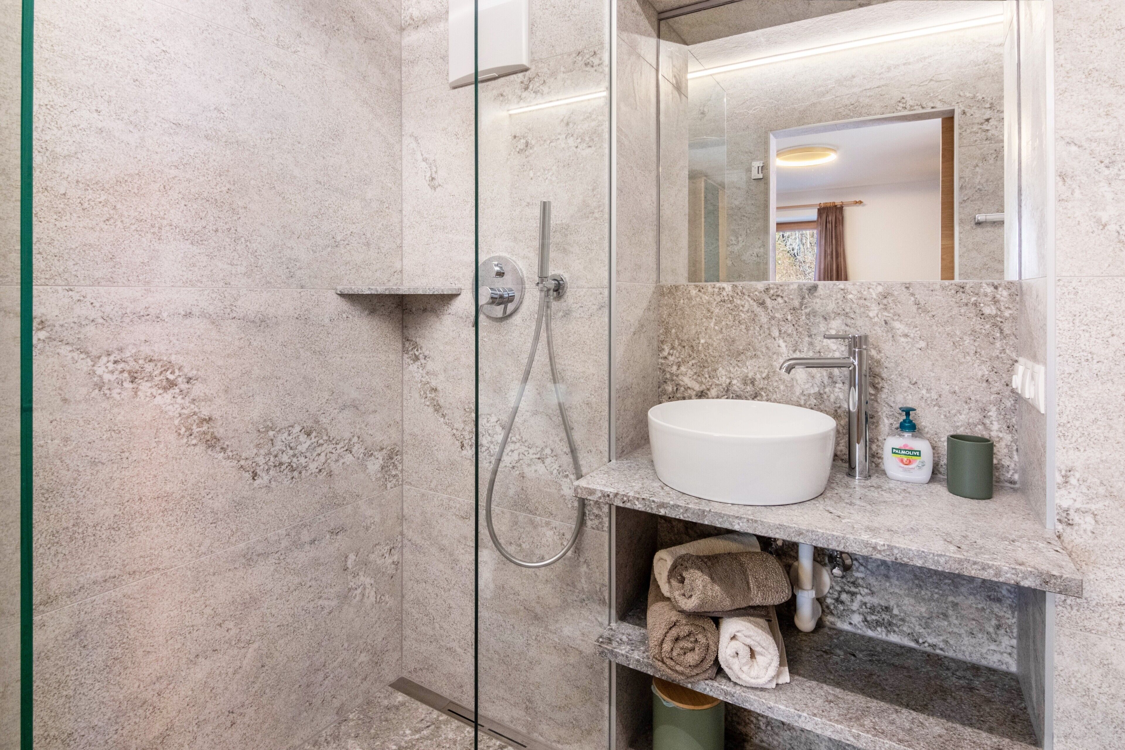 Shower, hair dryer, towels