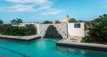 Dual Key Apartment with Wifi Pool and Parking