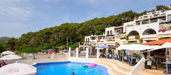 Holiday Home "Casita en Cala Llonga" with Sea View, Shared Garden & Pool
