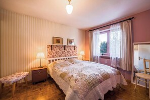 1 bedroom, iron/ironing board, free WiFi, bed sheets - Cozy Apartment Chiemgau Idyll with Mountain View, Wi-Fi, Garden & Terrace (Bergen)