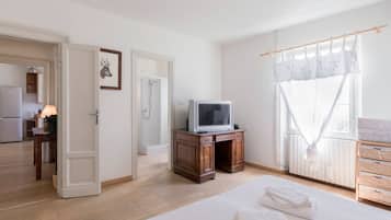 4 slaapkamers, een strijkplank/strijkijzer, gratis wifi, beddengoed