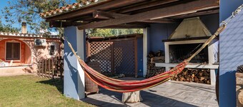 Villa Serra junto al mar que admite mascotas y con pista de tenis privada