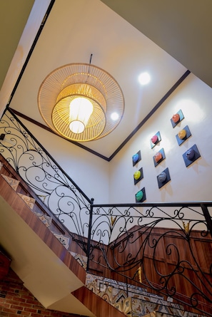 Interior - briggs inn batu (Batu)