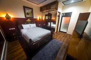 Deluxe-Doppelzimmer, Balkon | Bügeleisen/Bügelbrett, kostenloses WLAN, Bettwäsche