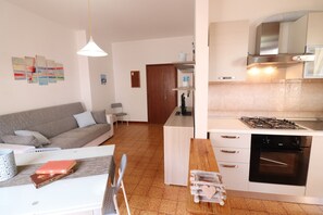 Fridge, oven, stovetop, high chair - Comfortable Holiday Apartment Casa Vacanza Margherita a Otranto with A/C & Balcony; Pets Allowed (Otranto)