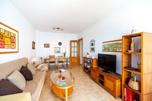 TV - Holiday apartment with balcony and pool - Casa Frank (Conil de la Frontera)
