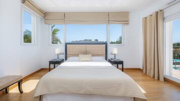3 chambres, fer et planche à repasser, Wi-Fi gratuit, draps fournis