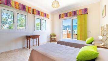 4 slaapkamers, een strijkplank/strijkijzer, gratis wifi, beddengoed