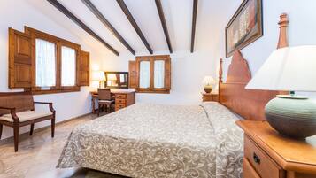 5 dormitorios, tabla de planchar con plancha, wifi gratis y ropa de cama