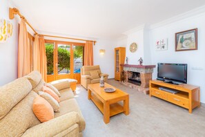 Fireplace, DVD player