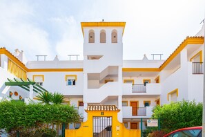 Exterior - Holiday Apartment "Las Torres" Close to the Beach and the Center (Conil)