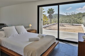 4 bedrooms, iron/ironing board, free WiFi, bed sheets - Home with Pool, Mountain View, Wi-Fi and Air Conditioning; Pets Allowed, Parking Available (Sant Joan de Labritja)
