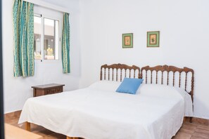 2 habitaciones, tabla de planchar con plancha y wifi gratis 