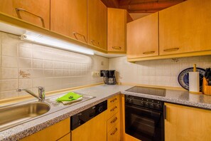 Refrigerador, horno, parrilla de estufa y lavavajillas 